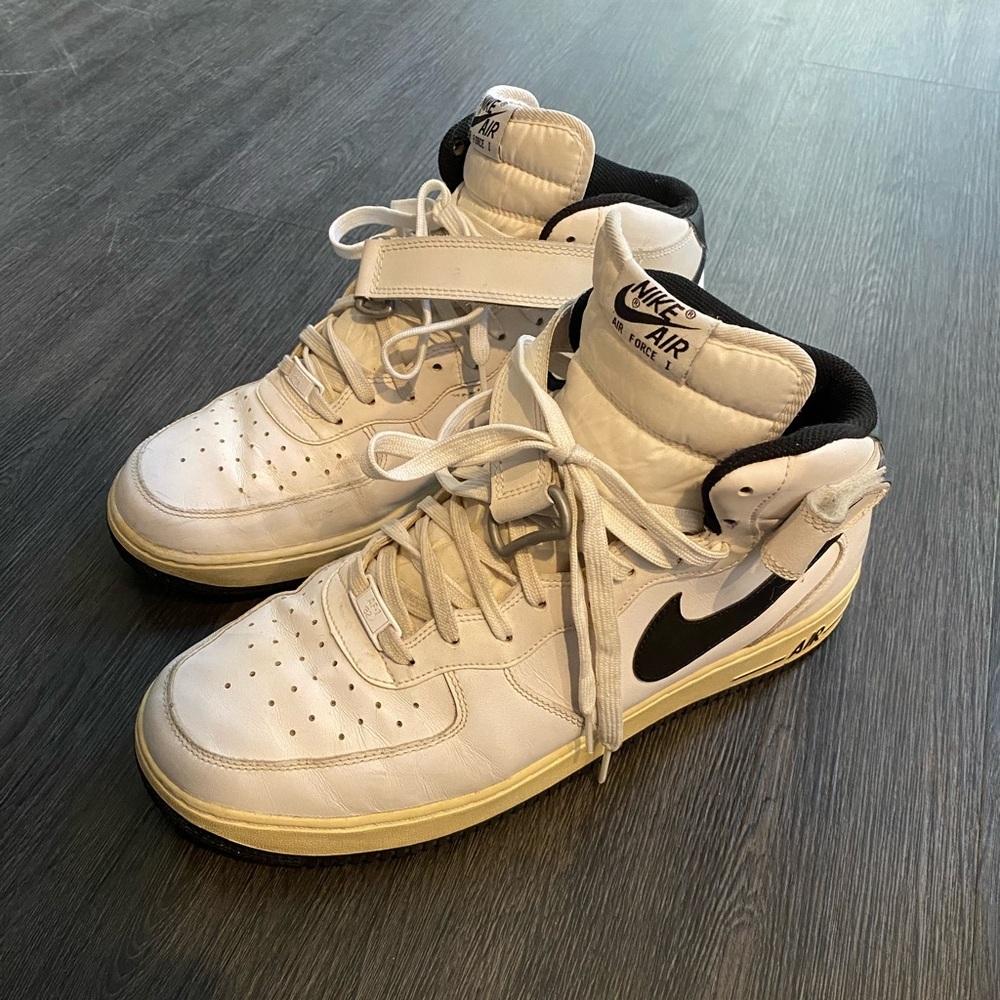 Nike Air High-Top Air Force One in White and Black